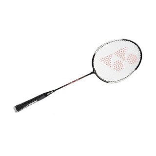 4. Yonex Badminton Racket GR 303, Ringan dan Nyaman Digenggam