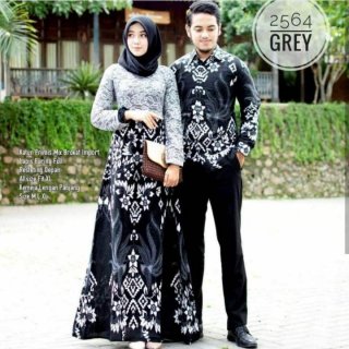 1. Sania Ruffle Batik Couple, Cocok Dipadukan dengan Rok Batik