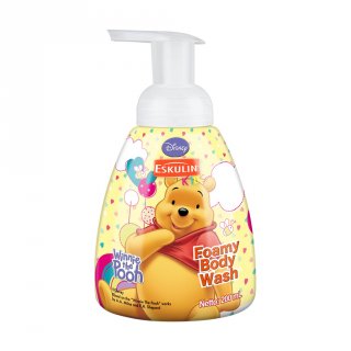 27. Eskulin Kids Disney Foamy Body Wash, Sabun Anak dengan Aroma Buah yang Menyegarkan