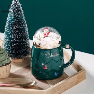 26. Mug Christmas Snowball, Cangkir Cantik Tema Natal yang Unik