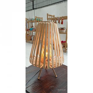 23. Bamboo Table Lamp, Memberikan Kesan Eksotik Pada Ruangan