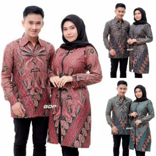 11. Baju Batik Couple, Supaya Kondangan Makin Serasi