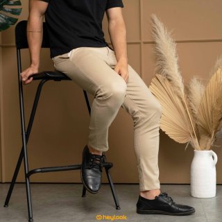7. HEYLOOK Official - Celana Chino Panjang Pria yang Bikin Tampilan Pak Suami Makin Kekinian