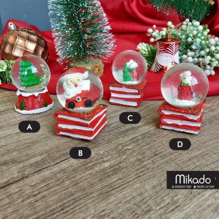 5. Snow Globe Christmas / Dekorasi Natal, Desainnya Menarik