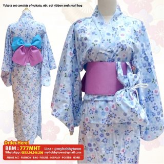 13. Yukata/Kimono Wanita : Blue Sakura Shower, Bikin Tampilan Makin Cantik