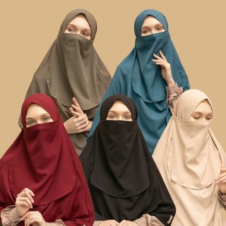 19. THIALABEL Wadda Jumbo Hijab Instan X Niqob, Nyaman Dipakai di Segala Cuaca