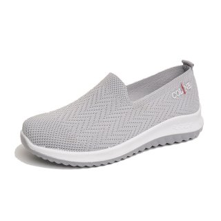 7. COLINE Kimberly Flyknit Sneakers Shoes Sepatu Wanita, Empuk dan Mudah Digunakan