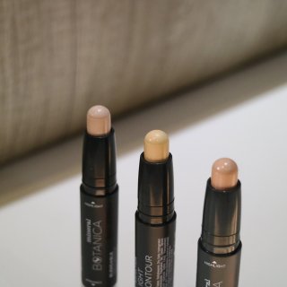 Mineral Botanica Highlight And Contour