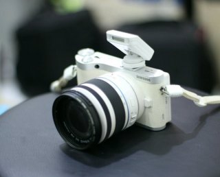 Kamera Mirrorless Samsung NX3 