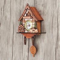 28. Vintage Cuckoo Wooden Wall Clock, Jam Kayu dengan Tema Pedesaan