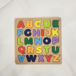29. Nobie Mainan Kayu Edukasi Puzzle Alphabet, Mengenalkan Anak akan Alphabet