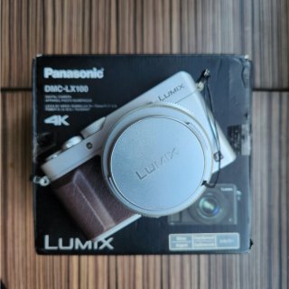 25. Panasonic Lumix DMC-LX100, Kamera Digital High-end dengan Desain Compact