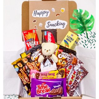 11. Hampers Snack Box, Kenangan Valentine Lewat Kado Snack