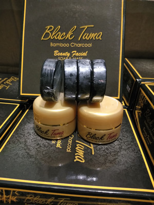 4. Black Tuma Masker dan Sabun Arang Bambu Original
