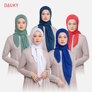 19. Dauky Hijab Kerudung Segiempat Basic Scarf Ultrafine Square Scarf