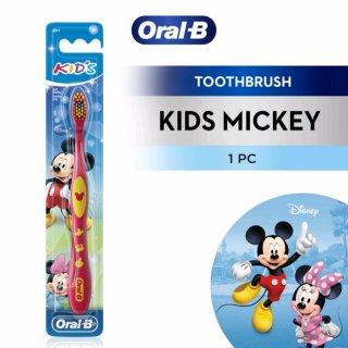 8. Sikat Gigi "Oral B" Bertema Mickey Mouse Untuk Menyemangati Buah Hati 