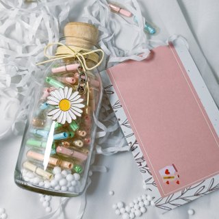 2. Messages In a Bottle DIY Kartu Ucapan Botol berisi Surat Cinta, Sarana Pas untuk Nembak Si Dia