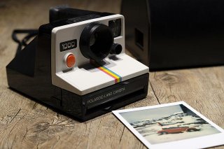 22. Kamera instan Instax Mini Liplay, alat terbaik untuk menangkap kenangan