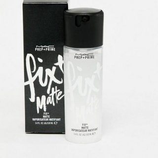 23. MAC Prep & Prime Fix + Makeup Setting Spray, Andalan MUA Papan Atas