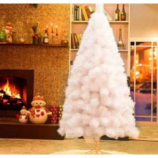 20. Pohon Natal Putih, Ciptakan Suasana Beda