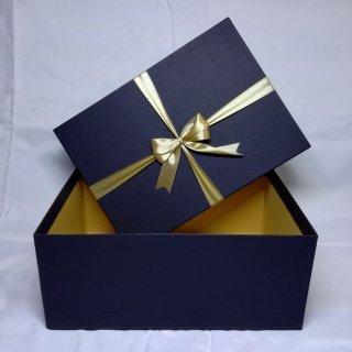Kotak hadiah / Kotak box / Kotak kado / 35x25x15 cm / Berpita