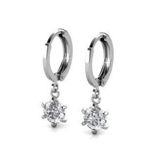 10. Fiona Clip Earrings By Her Jewellery, Berikan Sentuhan Mewah pada Penampilan