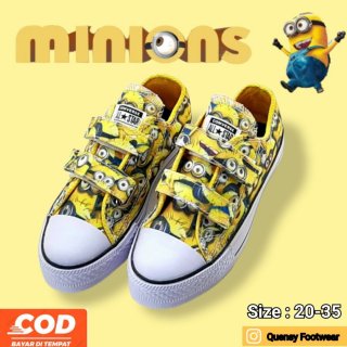 25. Sepatu Anak Ilustrasi Minion untuk Anak TK dan SD