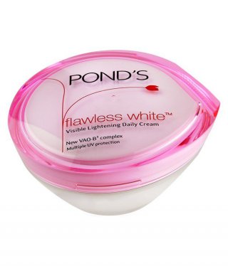 Pond’s Flawless White Visible Lightening Day Cream