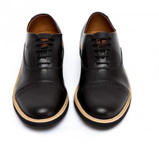 17. Sepatu Pantofel Pria Oxford, Gantikan yang Telah Usang 