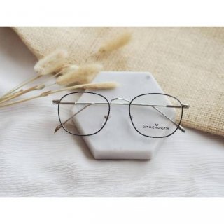 Kacamata Ursula Kotak 