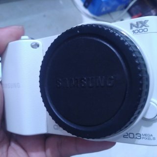 Kamera Mirrorless Samsung NX1000