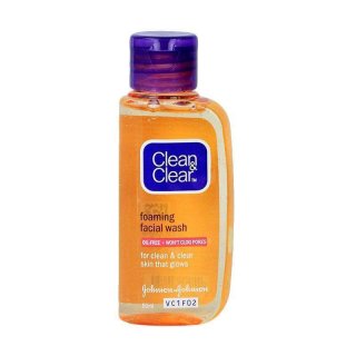 8. Clean & Clear Foaming Facial Wash