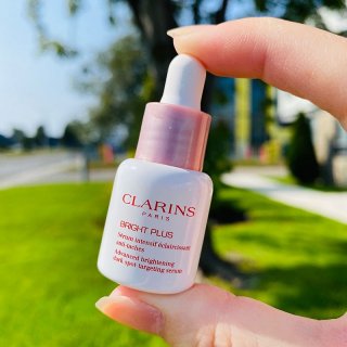 Clarins Bright Plus Advanced Brightening Dark Spot Targeting Serum