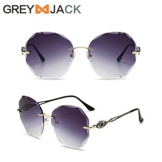 2. GREY JACK Sunglasses Anti UV Fashion, Bahan Silikon yang Sangat Nyaman