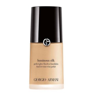 9. Giorgio Armani Luminous Silk Foundation, Kulit Tampak Mulus