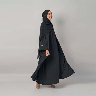 1. Medina Abaya by Tufine, Baju Dua Layer dan Busui Friendly