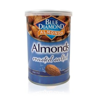 20. Blue Diamond Kacang Almond Roasted Salted, Rasa Asin yang Pas dengan Tekstur Crunchy