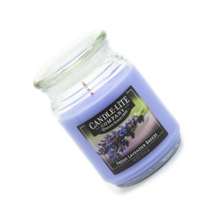 15. Candle Lite Fresh Lavender Breeze Lilin Aromaterapi, Bikin Rileks Aromanya
