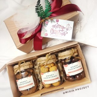 22. Hampers Natal/Giftbox Natal, Cocok untuk Hadiah dengan Kemasan Rapi
