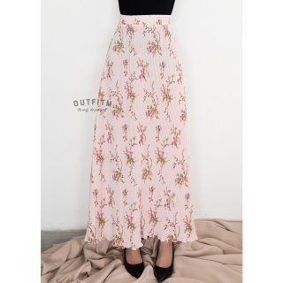 28. Outfitm Plisket Skirt Flower, Model Terbaru Membuat Tampilan Makin Cute
