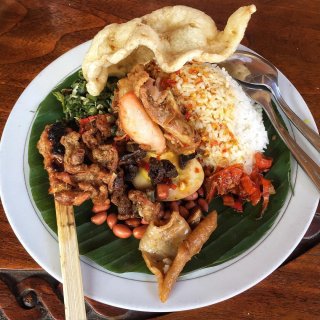 Nasi Ayam Kedewatan Ibu Mangku