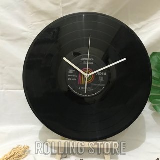 8. Jam Dinding Piringan Hitam Vinyl Clock Vintage Klasik Retro, Bikin Kesan Ruangan Tampak Klasik