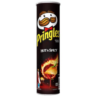 29. PRINGLES Hot & Spicy 107 gr, Cocok untuk Pecinta Keripik Kentang