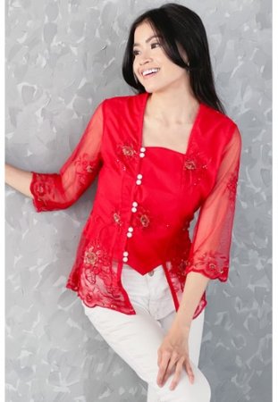 9. DhieVine Batik Sinok Brukat Merah Kunokuni Kebaya, Simpel dan Cantik