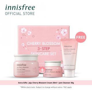 11. Innisfree Cherry Blossom 3 Step Skincare Set Merawat Kecantikan Kulit Wajahnya