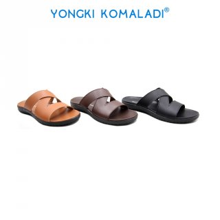 13. Yongki Komaladi Men 42000039 Kata Sandal Tan, Desain Seperti Sandal Jepang