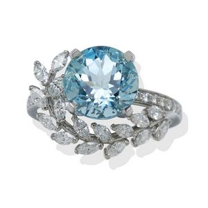 1. Tiffany & Co. Vine Ring Aquamarine, Cincin Mewah Bermata Biru