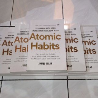 Buku Atomic Habits - James Clear