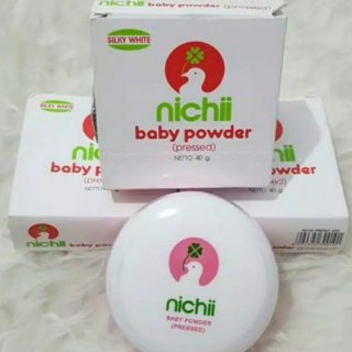 13. Nichi Baby Powder Pressed, Bikin Kulit Lebih Glowing