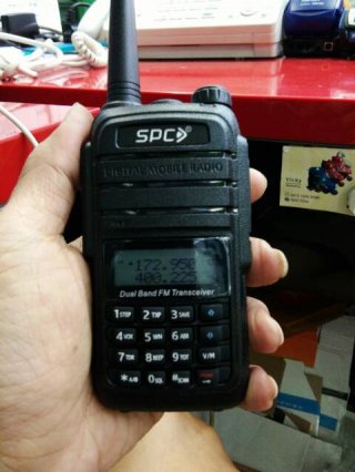 29. Handy talky SPC SH20, Daya Tahan hingga 10 Jam